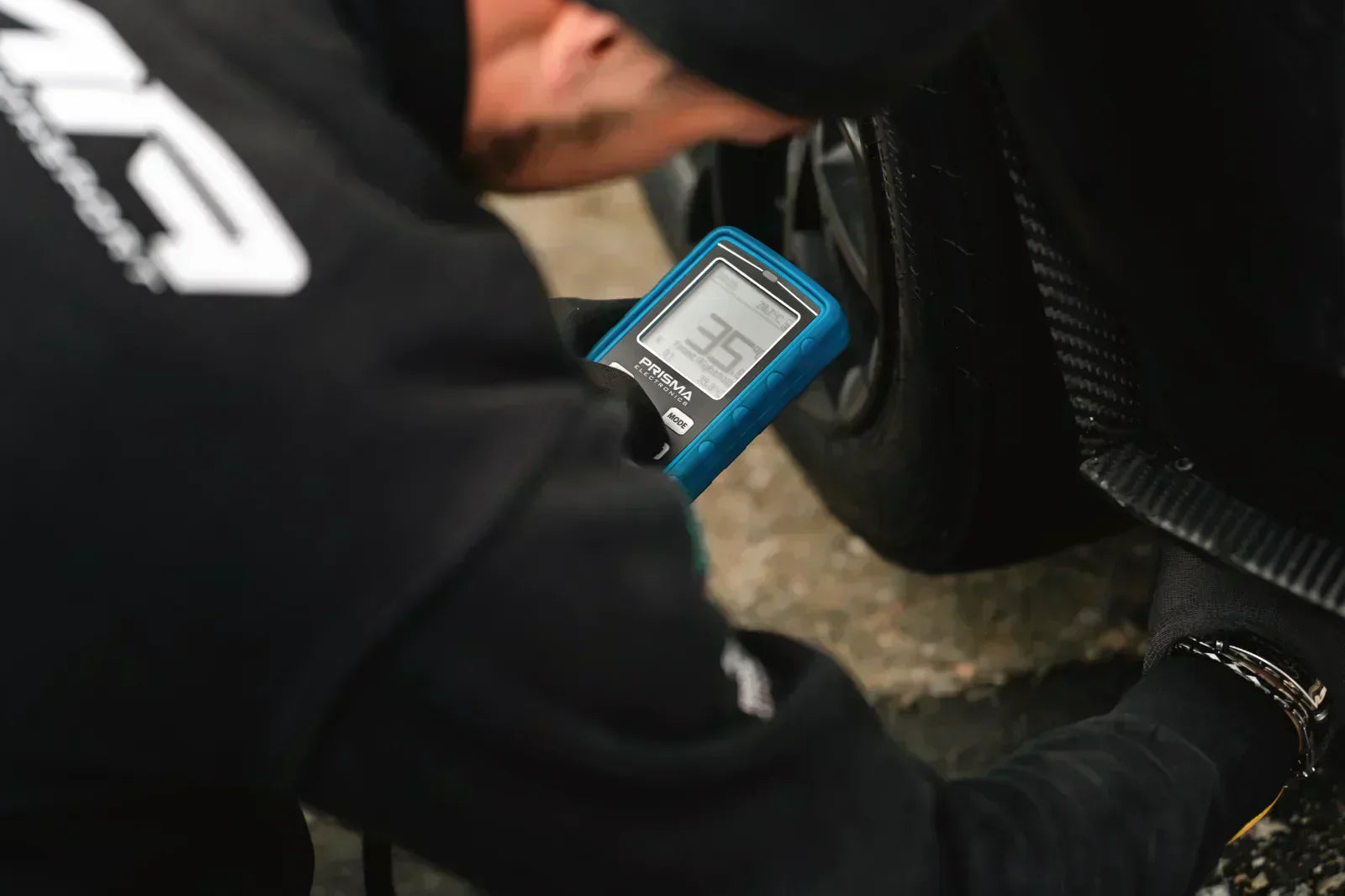 Infrared Pyrometer vs Needle Probe in the Motorsport Tire Temperature Measurement